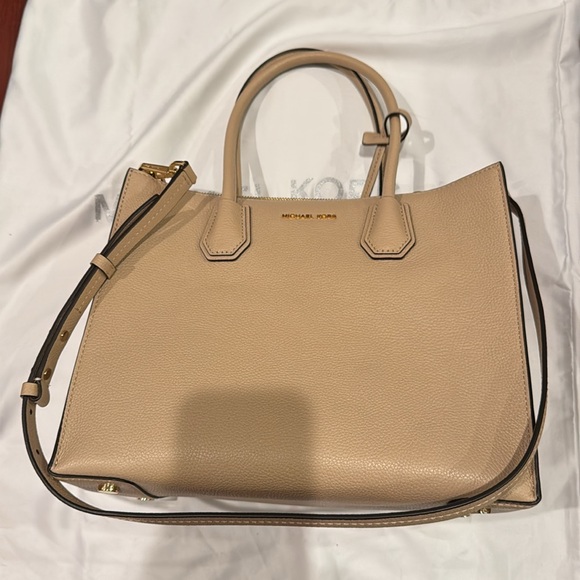 Michael Kors🎉host pick🎉🎈 NWOT large Mercer accordion tote bag - Picture 6 of 13